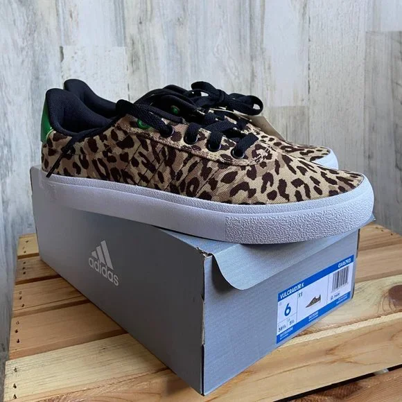 adidas | Shoes | Nwt Adidas Youth Size 6 Vulcraid3r Skate Shoe Sneakers  Womens Size 75 | Poshmark